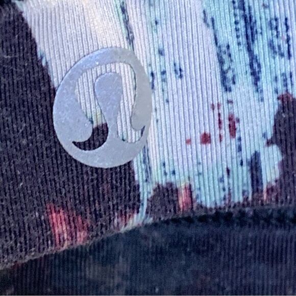 Lululemon Get Down Bra Size 8 - Picture 6 of 8